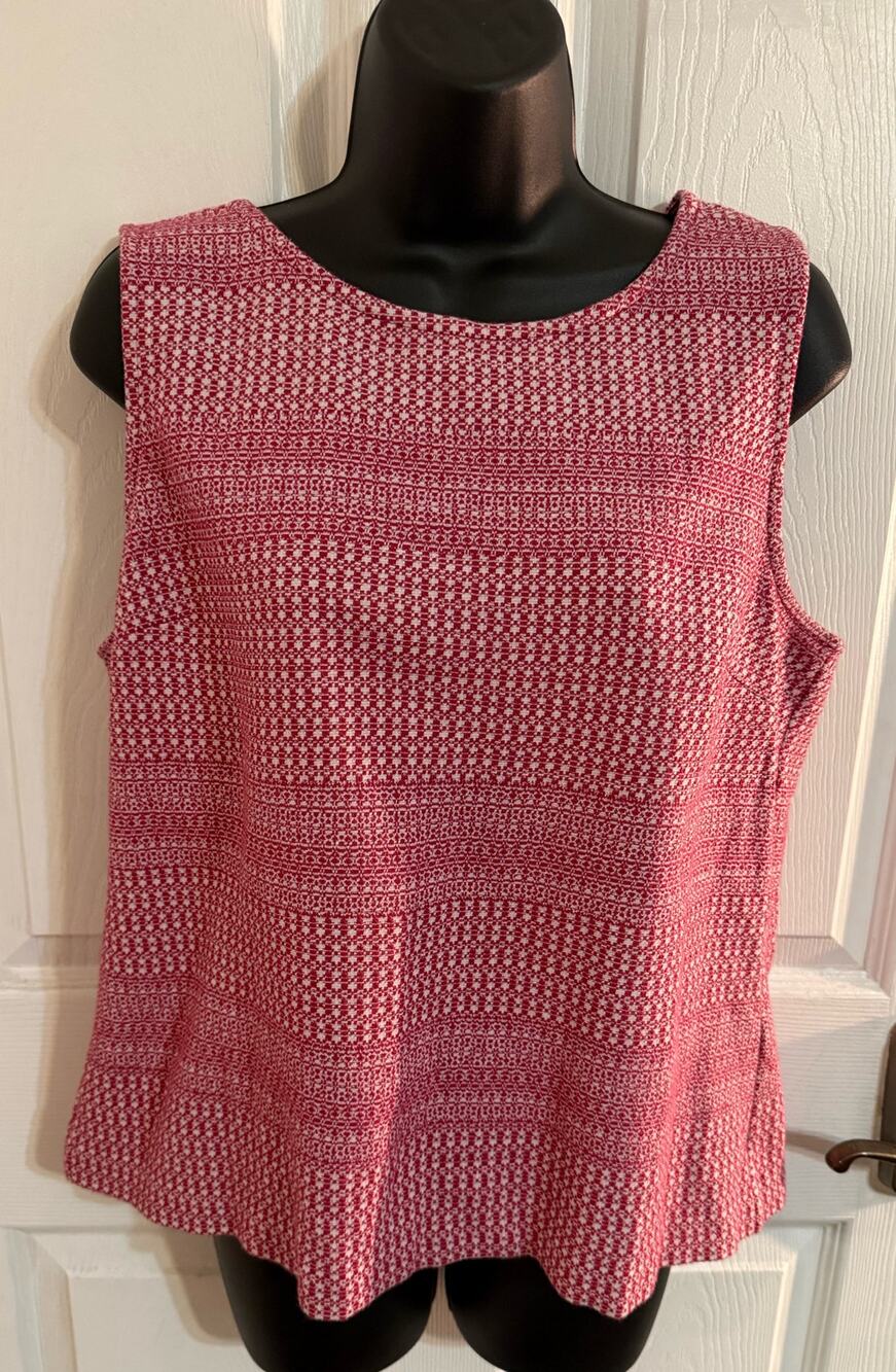 Banana Republic jacquard cotton, sleeveless top, buttons up back large excellent